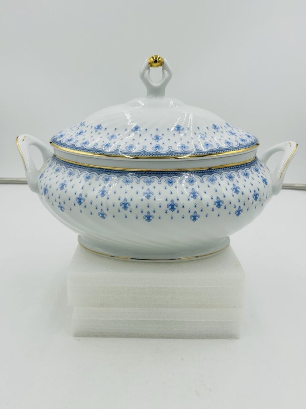 Porcelana Quinta Nova Blue Fluer de Lis Oval Vegetable Dish Soup Tureen with Lid